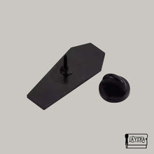 Cargar imagen en el visor de la galería, Misfits - Horror Business Pin Metálico
