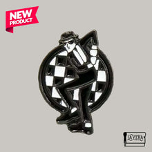 Cargar imagen en el visor de la galería, Ska - Dancing - Pin Metálico
